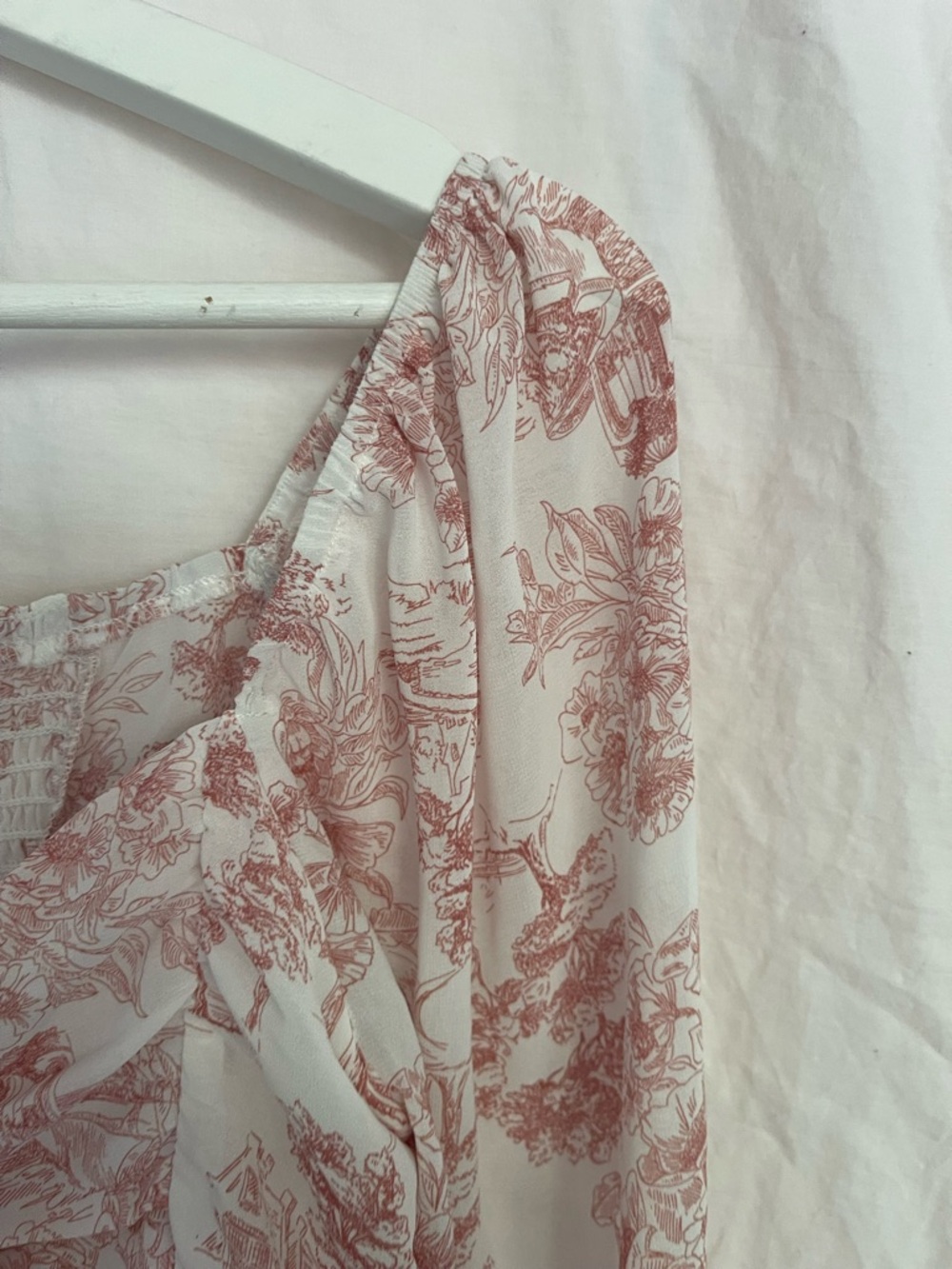 Milk & Honey Floral Cropped Blouse Smocked & Ruched garden chic French Size M - Picture 13 of 16